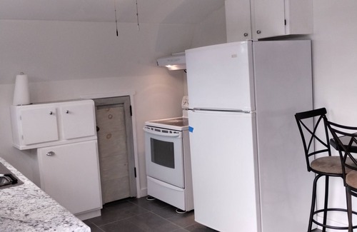 Middletown House | Really nice loft apartment, located 1 mile from beach areas and Sachuest point.