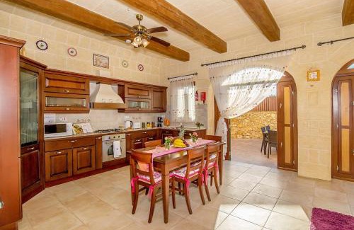 Qala House | Rebbiegha Holiday Home