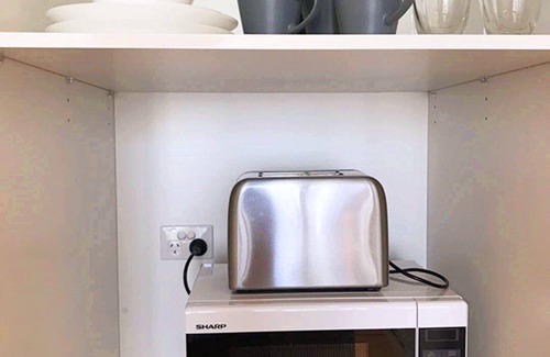 Melbourne Central Business District Apartment | Rebecca's Place in Melbourne CBD with FREE Parking