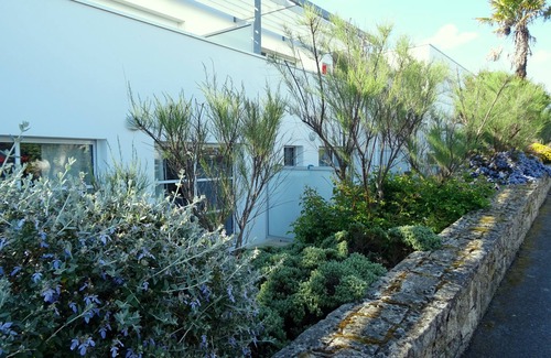 Larmor-Plage Apartment | Recent apartment in the immediate vicinity of the sea
