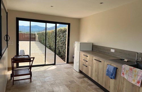 Roquebrune-sur-Argens Villa | Recent contemporary villa with all comforts, rocky view of Roquebrune sur Argens.