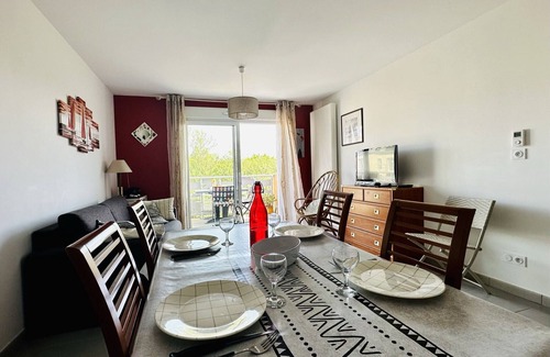 Les Sables d'Olonne Apartment | Recent flat in the Nouettes district with car park