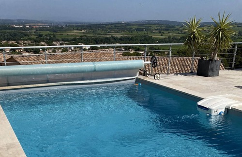 Laudun Villa | Recent villa in Laudun with stunning views of Mont Ventoux