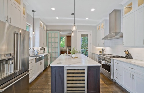 Franklin House | Recently-built all-suite with two porches, firepit, crow's nest, & widow's walk