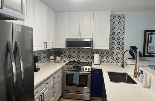 Wailua House Lots Condo | Recently Fully Renovated-Oceanfront, Top floor, Million Dollar View, Sleeps - 2