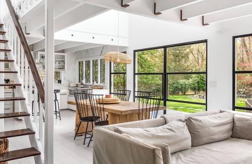 Springs House | Recently Renovated Designers Oasis in East Hampton, Close to Beaches, Great.