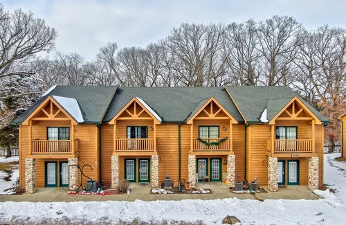 Oglesby House | Recently Updated 2bd, 2ba only 1 mile from Starved Rock