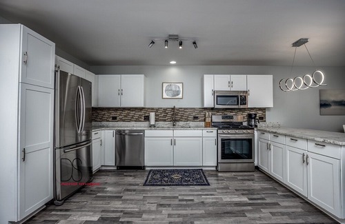 Oglesby House | Recently Updated 2bd, 2ba only 1 mile from Starved Rock