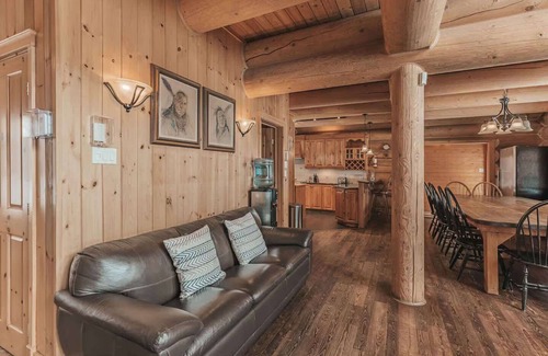 Fiddler Lake Resort Ski Chalet | Recharge in Style: Pool, Spa, Sauna & Game Room