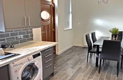 Newcastle-upon-Tyne House | Reconnect with loved ones in this 3BD House