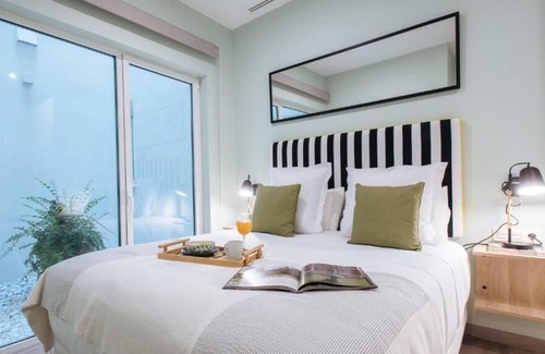 San Gil Apartment | Recreate Sensational Memories! 4 Alluring Units, few steps to Puente de Alamillo