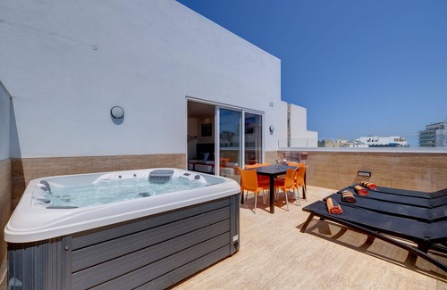 Swieqi Apartment | Red 6: Roof Top Studio Penthouse in St. Julian's
