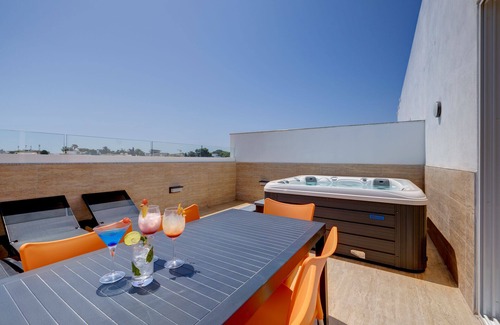 Swieqi Apartment | Red 6: Roof Top Studio Penthouse in St. Julian's
