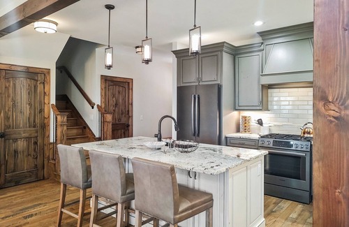 Banner Elk Cabin | Red Bird Retreat - Luxury Home in The Lodges at Eagles Nest