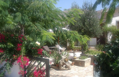Macari Villa | Red bougainvillea - sea view - 2 steps from the bay. Parking - WiFi