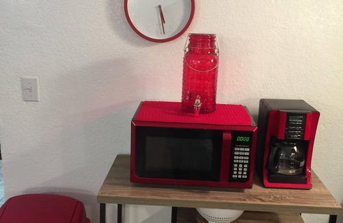 Kingsland Cabin | Red cab 4 touch