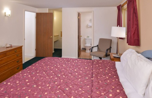 Pulaski Hotel | Red Carpet Inn Pulaski