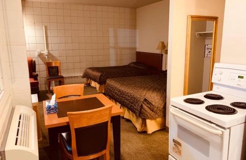 Montgomery Hotel | Red Carpet Inn & Suites