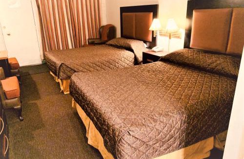 Montgomery Hotel | Red Carpet Inn & Suites