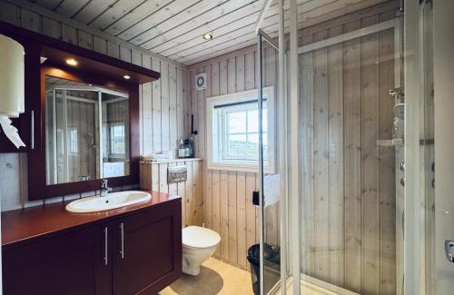 Kamben House | Red Cross Cabin, Spacious mountain lodge