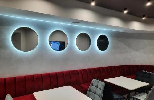 Kamenets-Podol'skiy Hotel | Red Cube Hotel