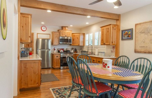 Camarillo Other | Red Farmhouse @ Avo Acres | Unique | Quiet | AC