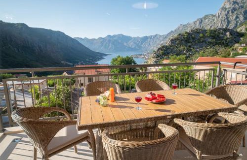 Skaljari Apartment | Red Hill