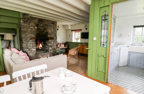 Llandeilo Cottage | Red Kite Lodge