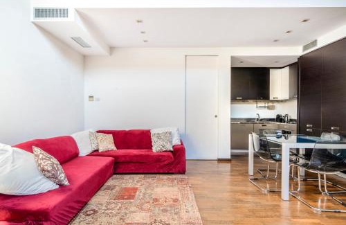Villapizzone Apartment | RED LOFTY Milano- Loft design con parcheggio, comodo per Fashion Week, Rho fiera e MiCo