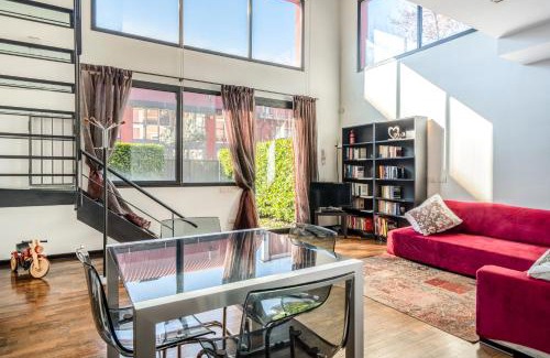 Villapizzone Apartment | RED LOFTY Milano- Loft design con parcheggio, comodo per Fashion Week, Rho fiera e MiCo