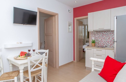 Naxos House | Red Moon Villa with private Pool | SUN AND MOON