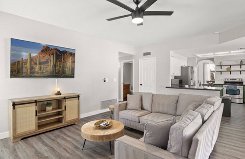 Red Mountain Ranch House | Red Mountain Ranch next to Salt River and Hiking!