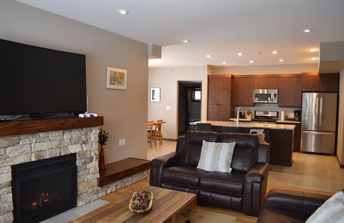 Rossland Condo | Red Mountain Resort - Ski in - Ski out Unit 2