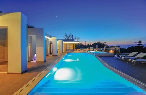 Atsipópoulon Villa | Red Oak Tree Villa