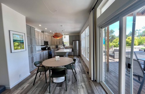 Santa Rosa House | Red Pepper Retreat-heated pool, hot tub,walk, hike and/or bike to Annadel Trail