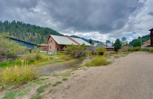 Red River House | Red River Home with Ski Slope, Mtn and River Views!
