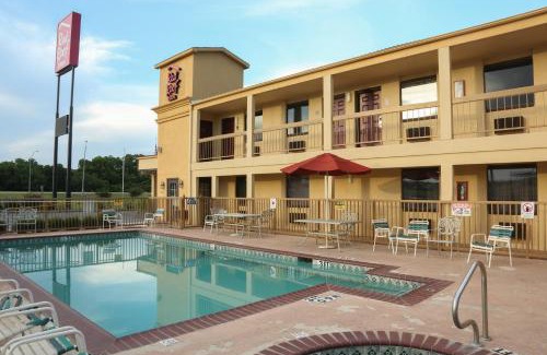 Ardmore Hotel | Red Roof Inn Ardmore