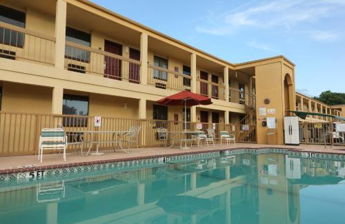 Ardmore Hotel | Red Roof Inn Ardmore