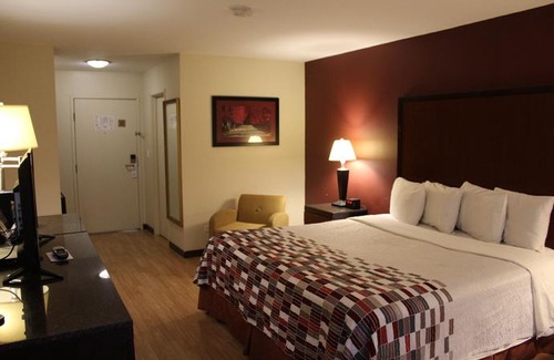 Waukegan Hotel | Red Roof Inn Gurnee - Waukegan