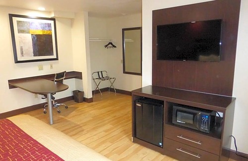 Hayward Hotel | Red Roof Inn Hayward