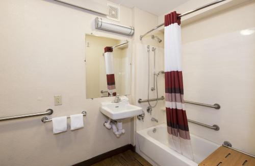 Hickory Hotel | Red Roof Inn Hickory