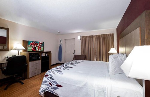Neptune City Hotel | Red Roof Inn Neptune - Jersey Shore