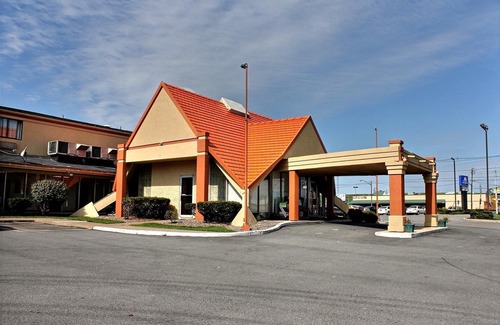 Niagara Falls Hotel | Red Roof Inn Niagara Falls