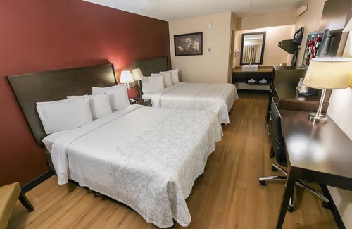 Lakeview Hotel | Red Roof Inn PLUS Washington DC - Manassas
