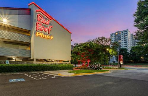 Belle Haven Hotel | Red Roof Inn PLUS+ Washington DC - Alexandria