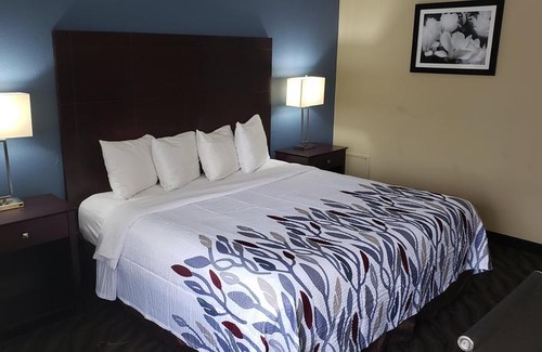 Port Allen Hotel | Red Roof Inn Port Allen