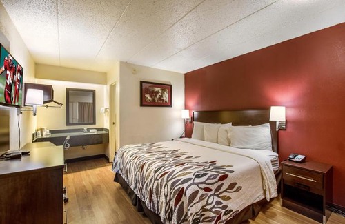 Saginaw Hotel | Red Roof Inn Saginaw - Frankenmuth