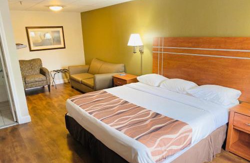 Swansea Hotel | Red Roof Inn & Suites Swansea