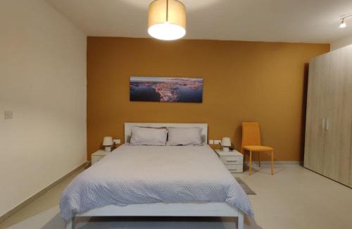 San Tumas Apartment | Red Rush