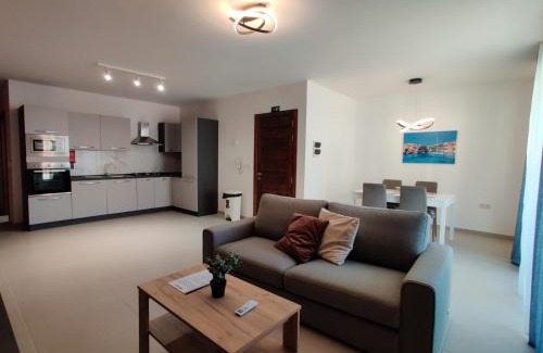 San Tumas Apartment | Red Rush